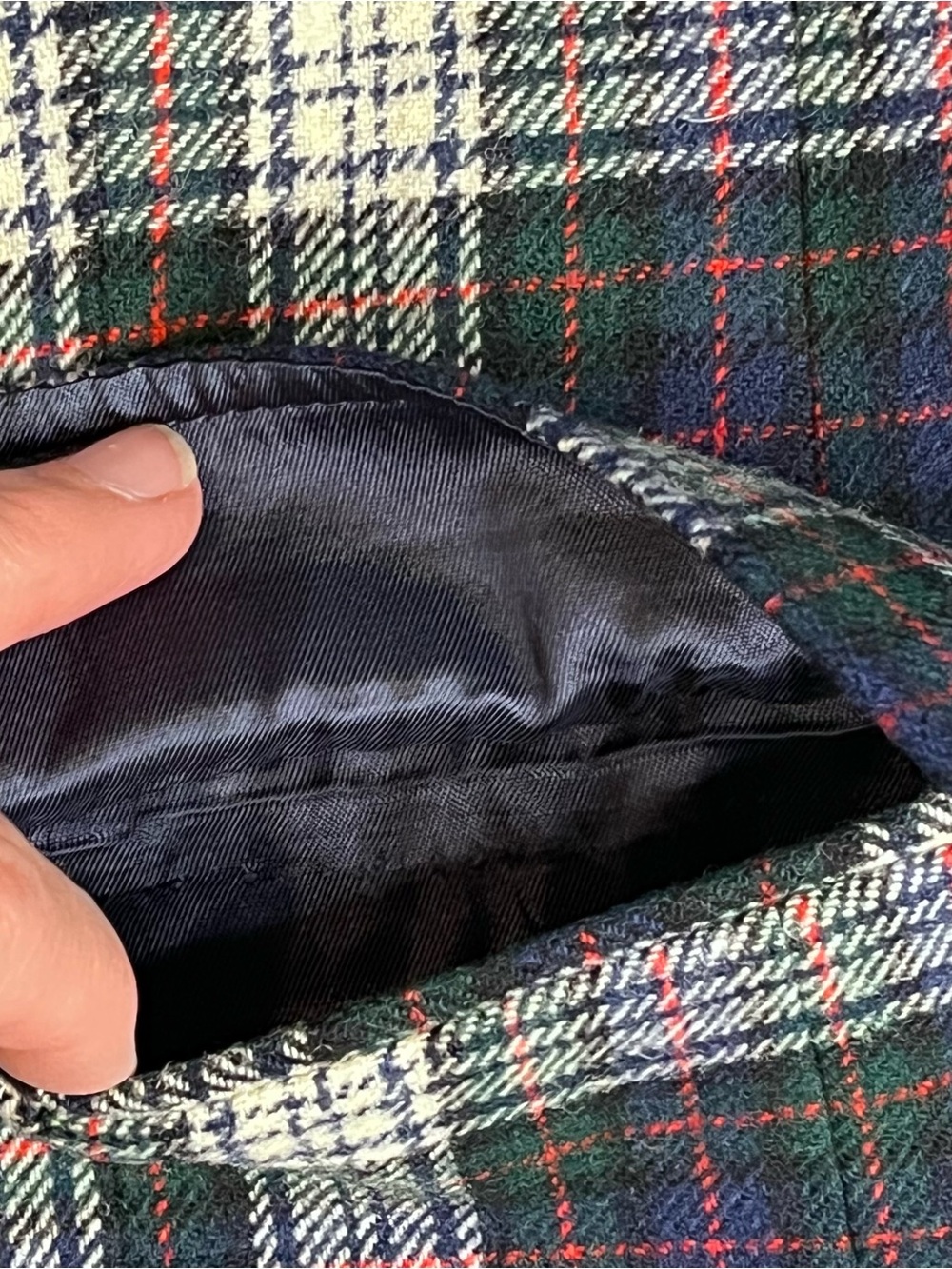 Vintage Plaid Pendleton Two-Button Blazer Jacket in Navy and White Size 6 - Picture 5 of 11